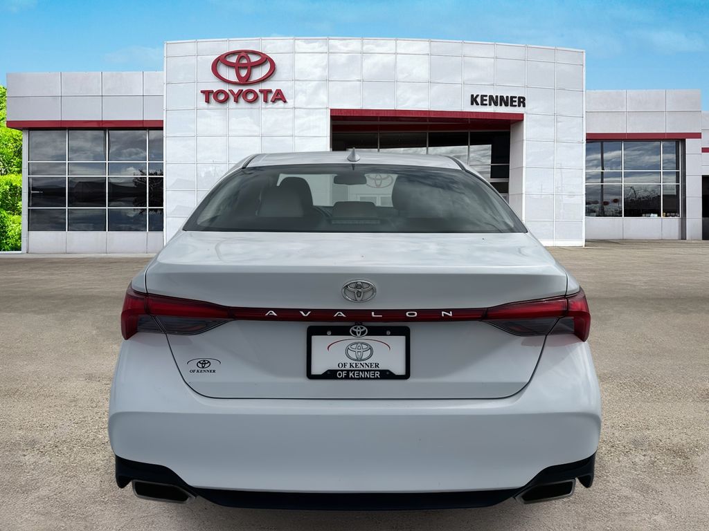 2019 Toyota Avalon XLE - 4