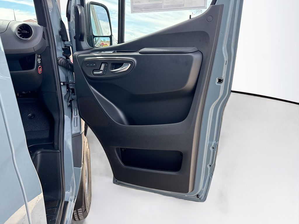 Thumbnail: 2026 Mercedes-Benz Sprinter - 23