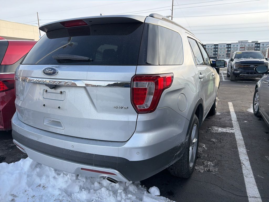 Thumbnail: 2017 Ford Explorer - 3