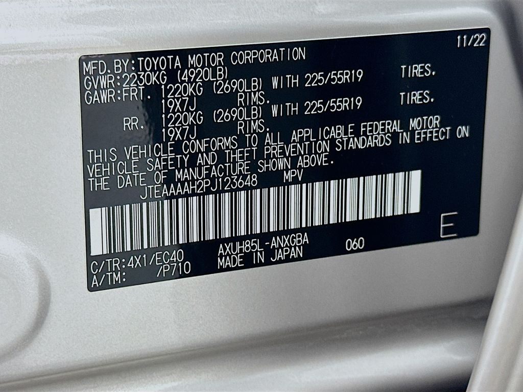 Thumbnail: 2023 Toyota Venza - 31