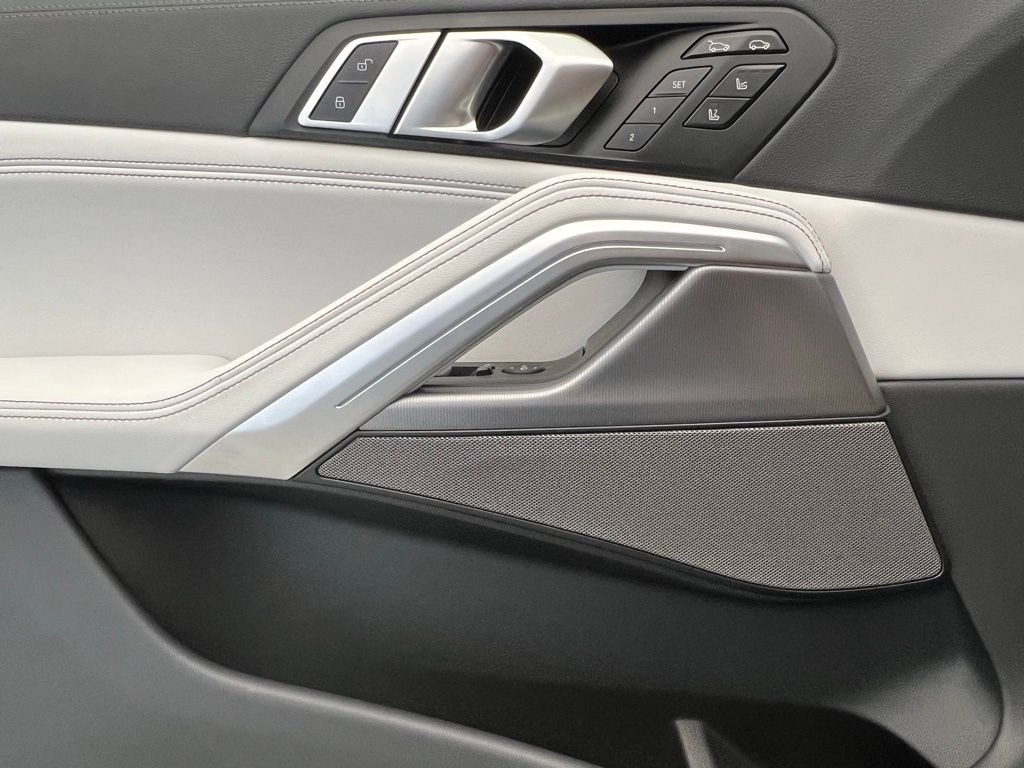 Thumbnail: 2023 BMW X6 - 22