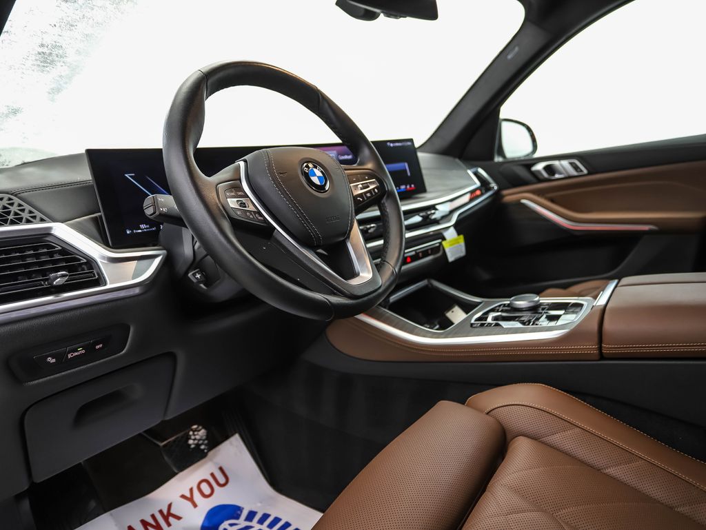 Thumbnail: 2024 BMW X5 - 10