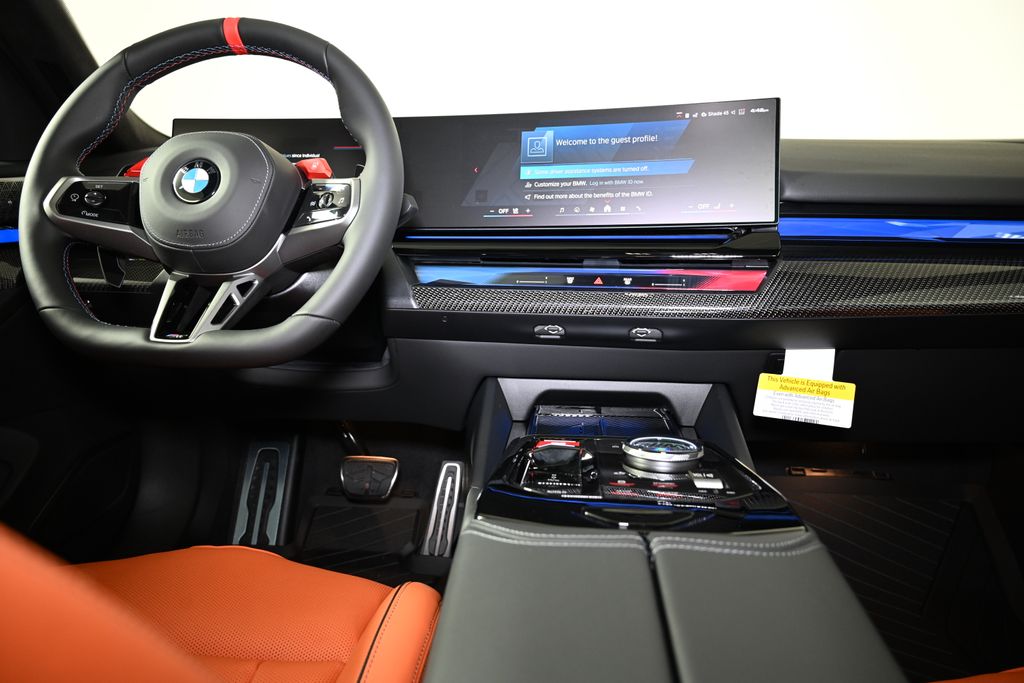 Thumbnail: 2026 BMW M5 - 16