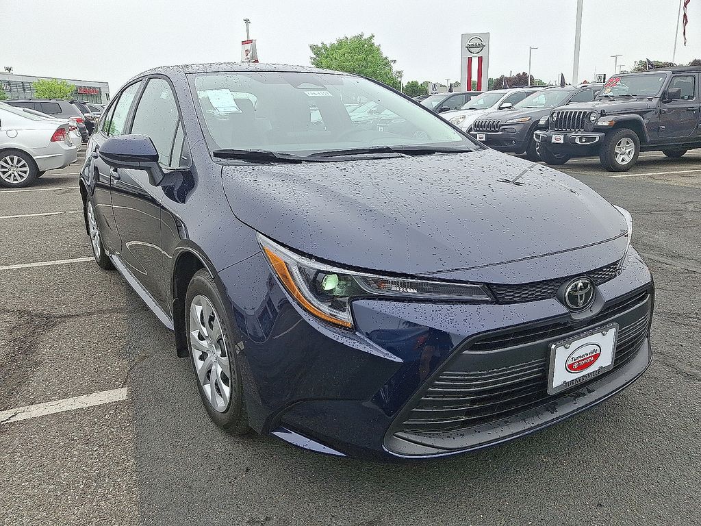 2025 Toyota Corolla LE 2