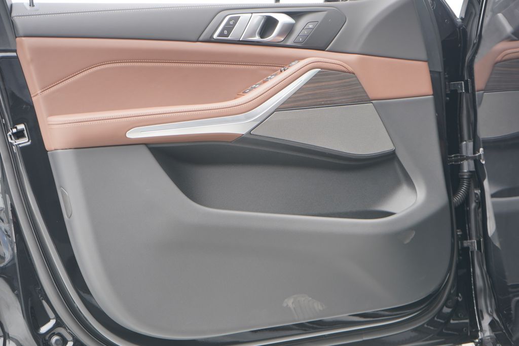 2026 BMW X5 xDrive40i 9