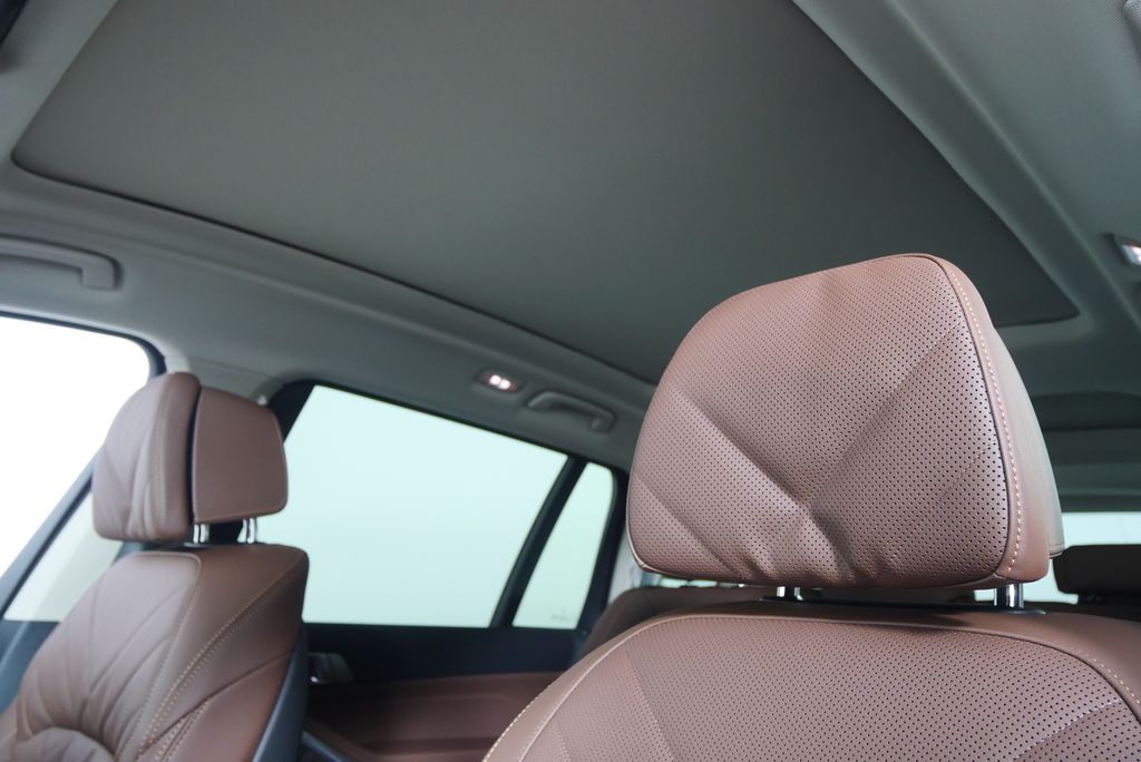 Thumbnail: 2026 BMW X7 - 12
