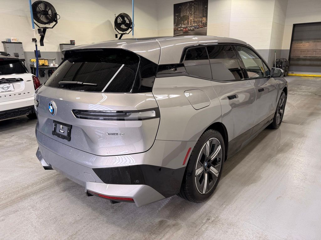 Thumbnail: 2023 BMW iX - 6