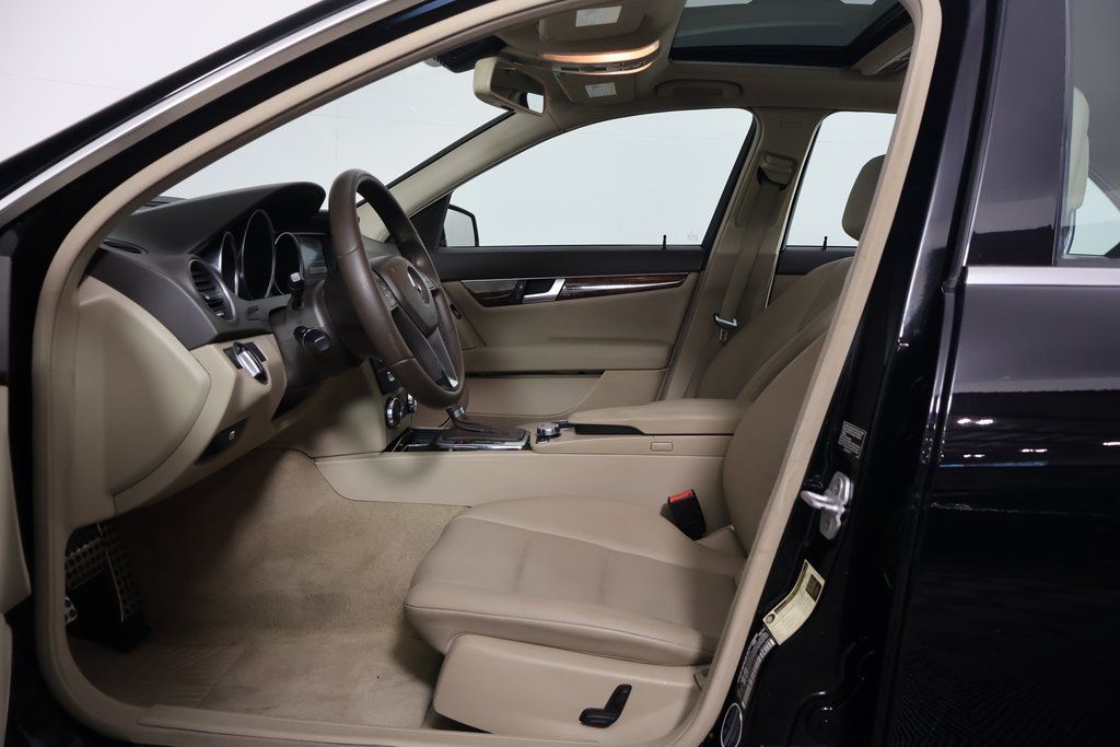 Thumbnail: 2012 Mercedes-Benz C-Class - 10