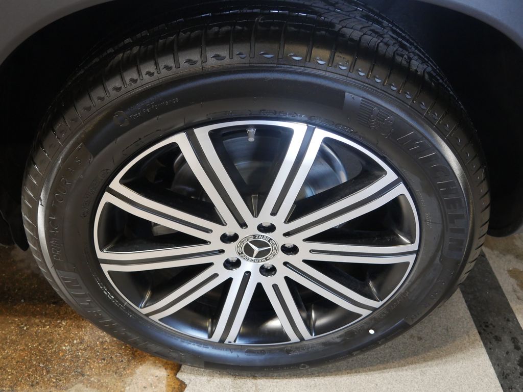 Thumbnail: 2026 Mercedes-Benz GLE - 13