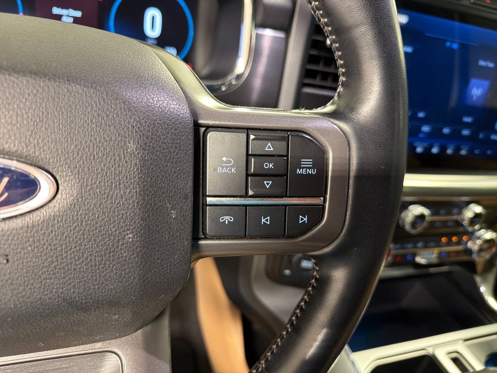 2021 Oxford White Ford F-150 Lariat 4X4 Truck