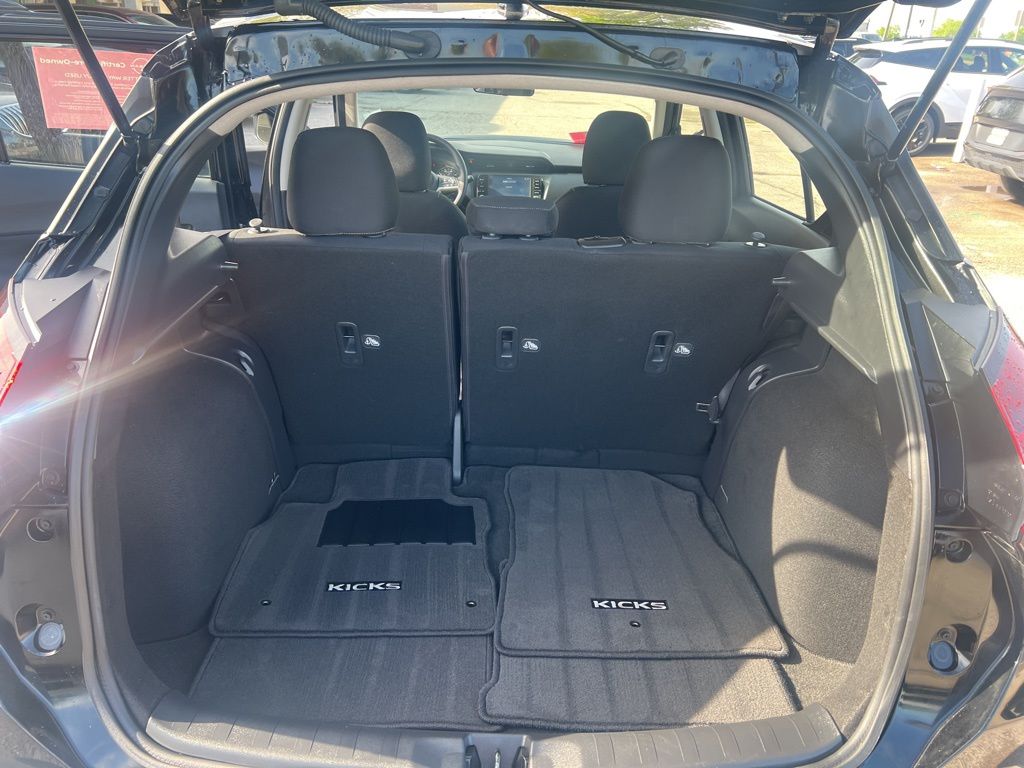 2022 Nissan Kicks SV photo