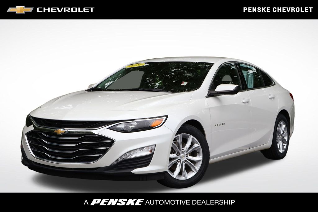 Pearl 2019 Chevrolet Malibu Sedan Front-Wheel Drive Continuously Variable Transmission
