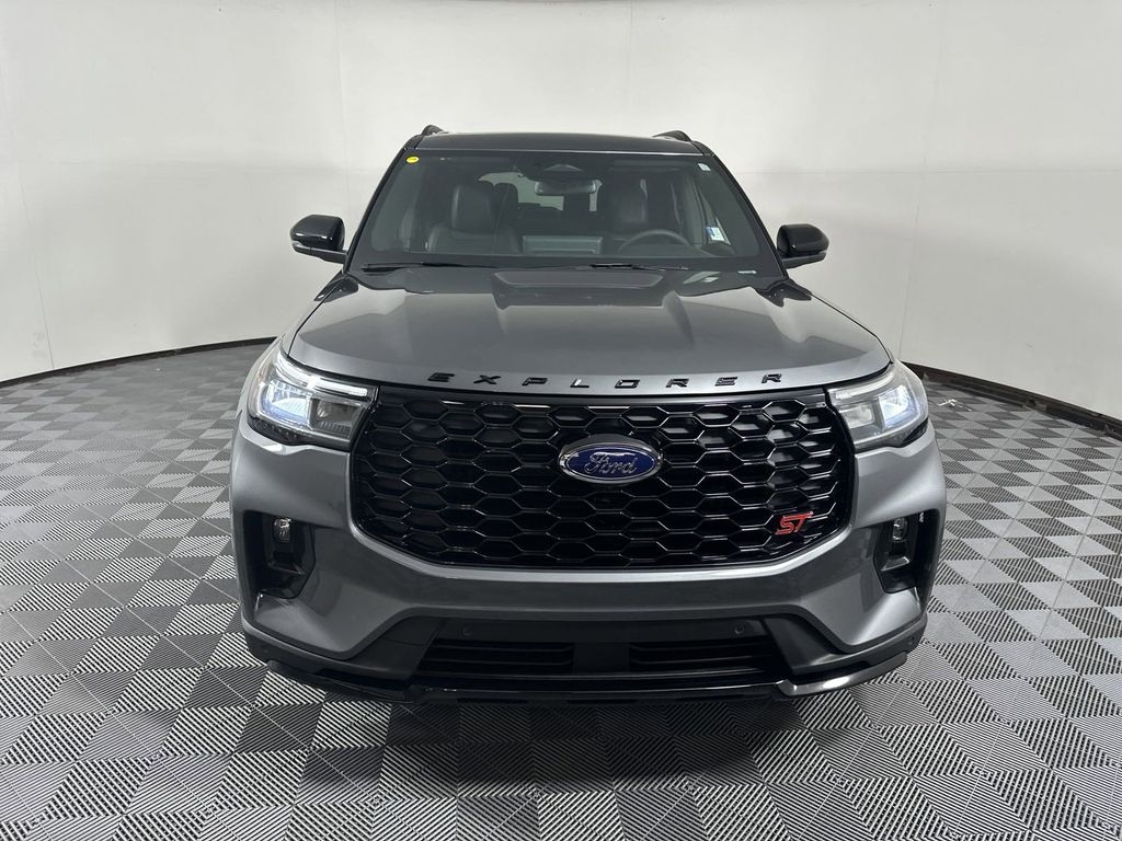 2025 Ford Explorer ST 2