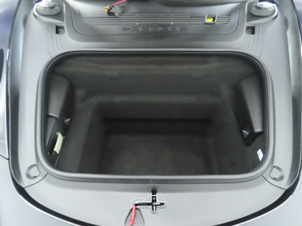 Thumbnail: 2016 Porsche 911 - 28