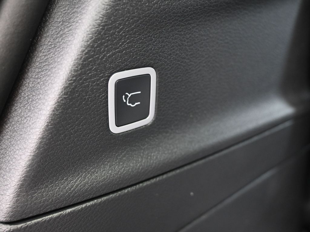 New 2026 Silver Mist Clearcoat Chrysler LX image 34