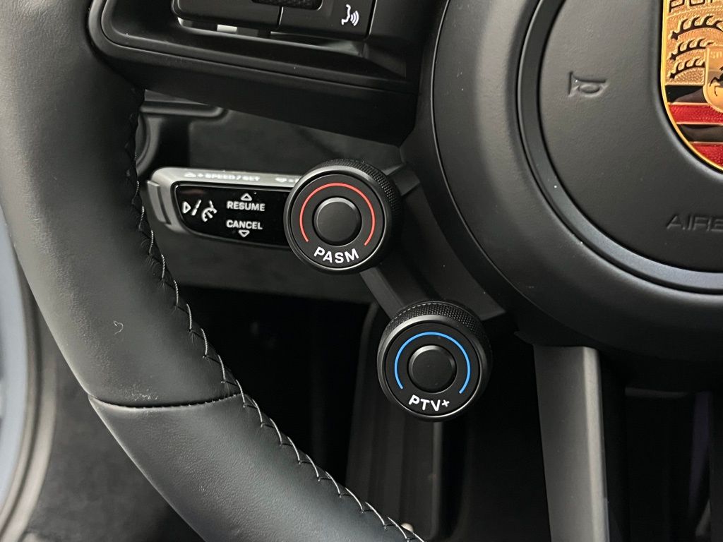 Thumbnail: 2025 Porsche 911 - 14