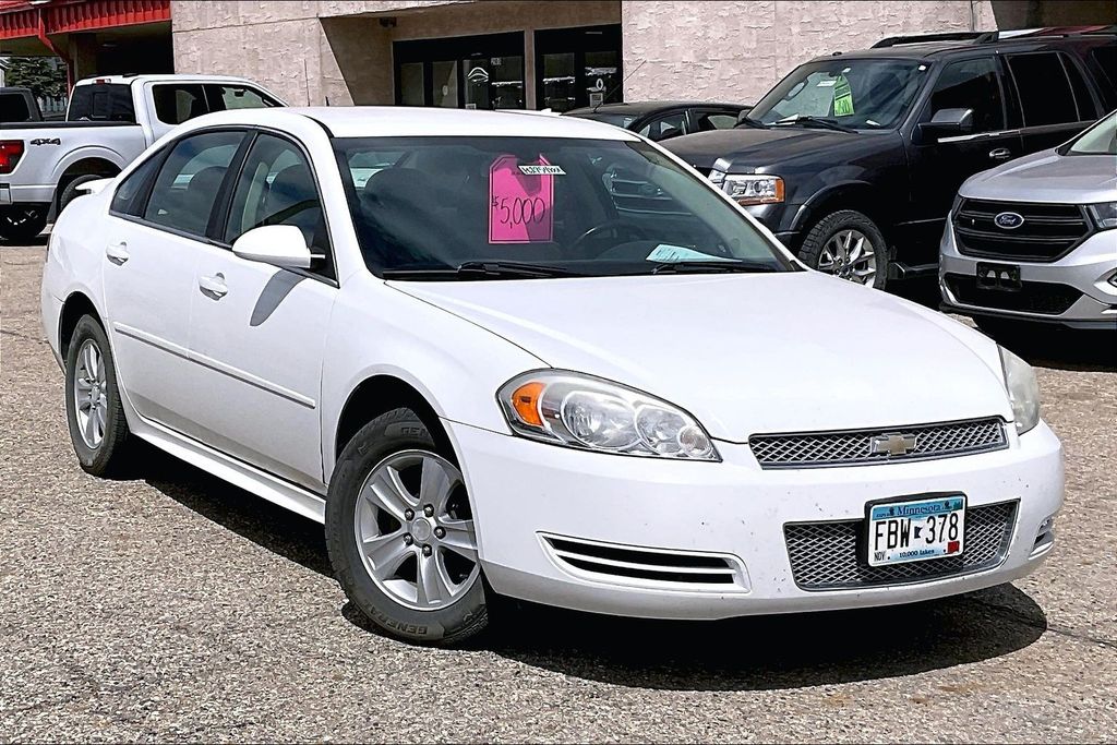 Summit White 2013 Chevrolet Impala Sedan Front-Wheel Drive 6-Speed Automatic Overdrive