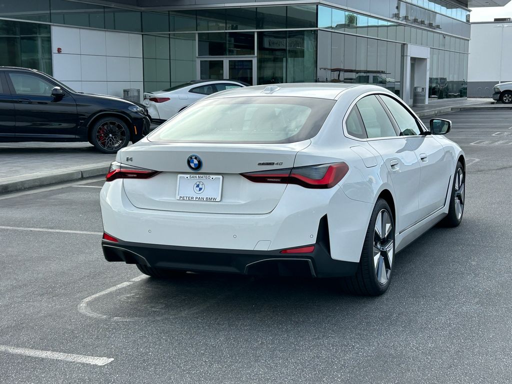 Thumbnail: 2025 BMW i4 - 5