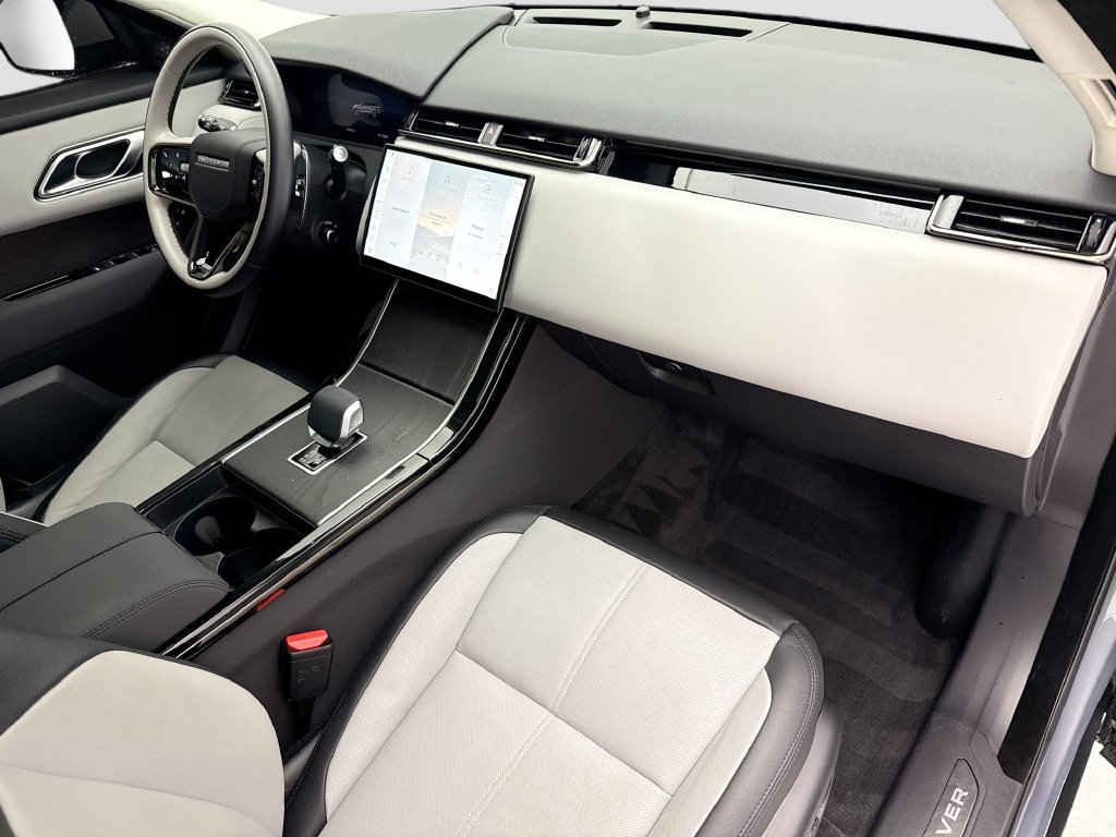 Thumbnail: 2025 Land Rover Range Rover Velar - 16