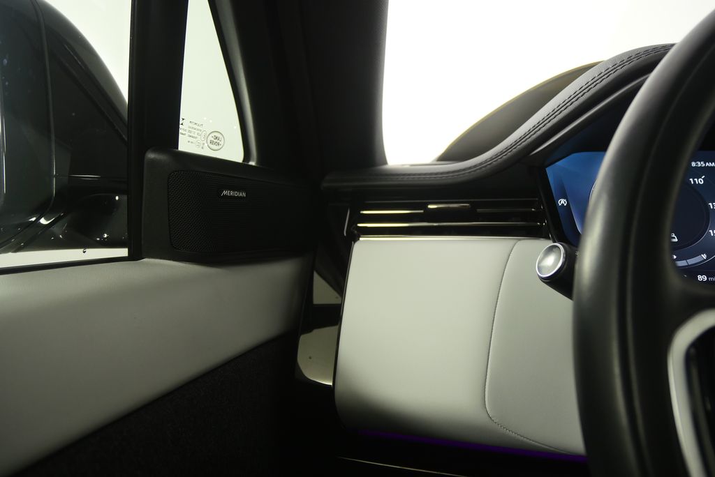 Thumbnail: 2023 Land Rover Range Rover Sport - 22