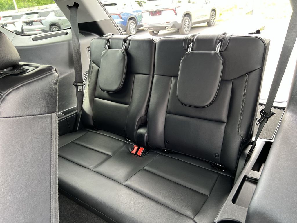 2023 Ford Explorer Limited photo