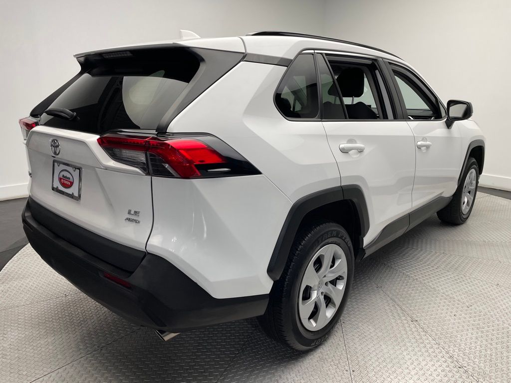 2020 Toyota RAV4 LE 5