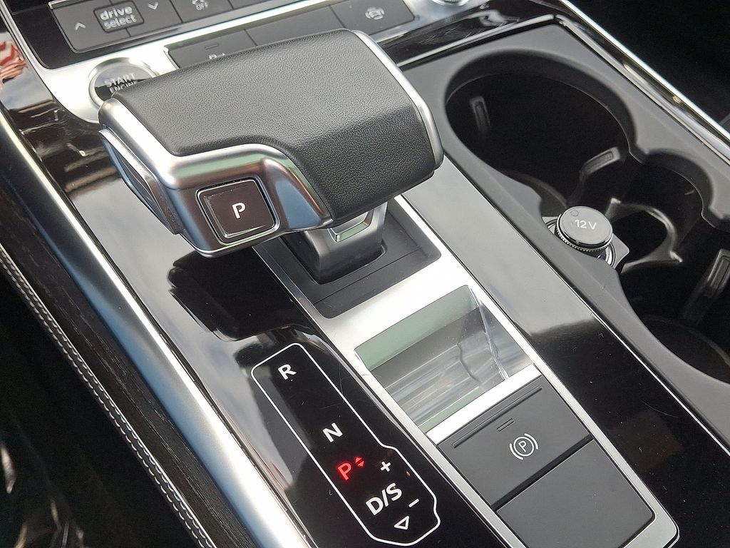 Thumbnail: 2024 Audi Q8 - 15