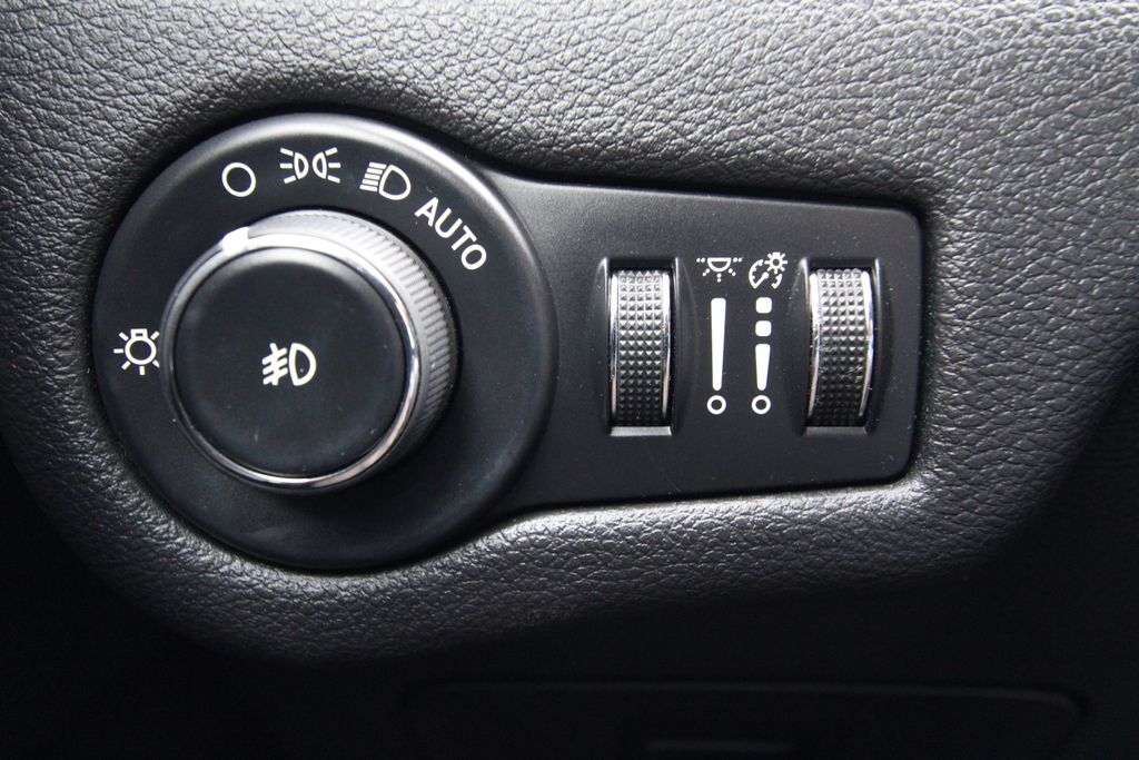 Used 2020 Jeep Cherokee SUV