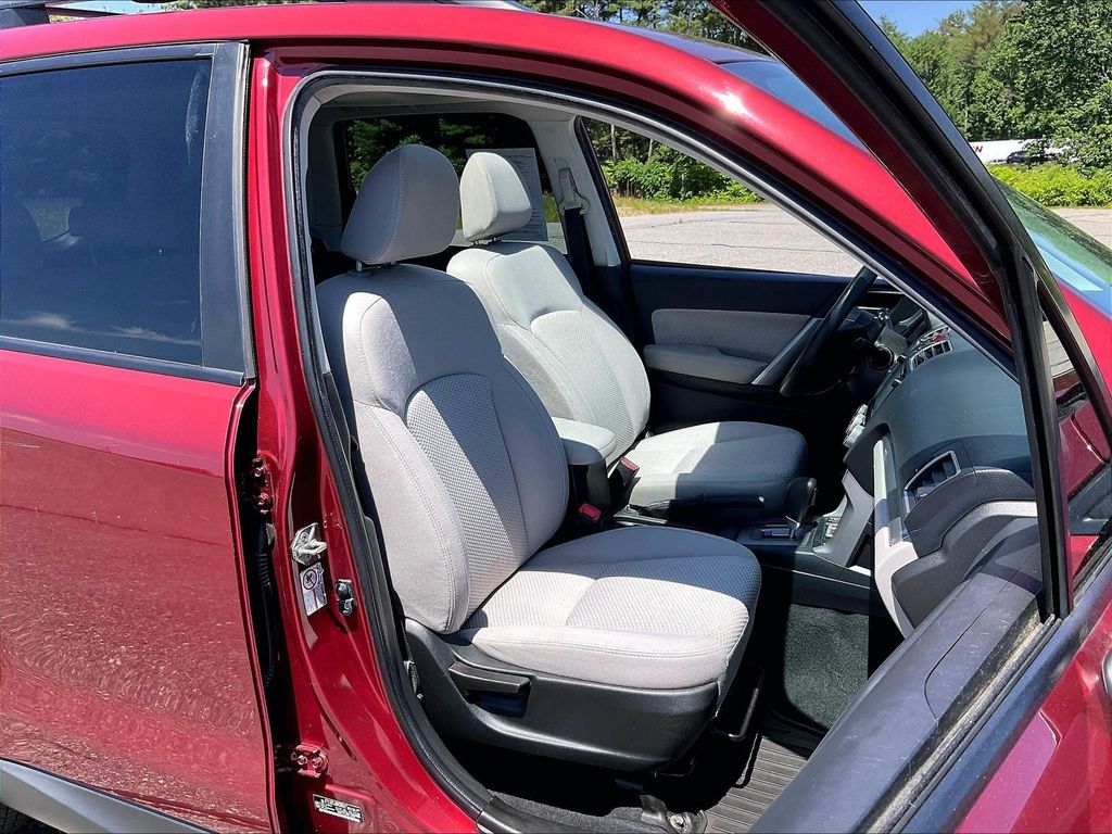 2017 Subaru Forester — photo 11