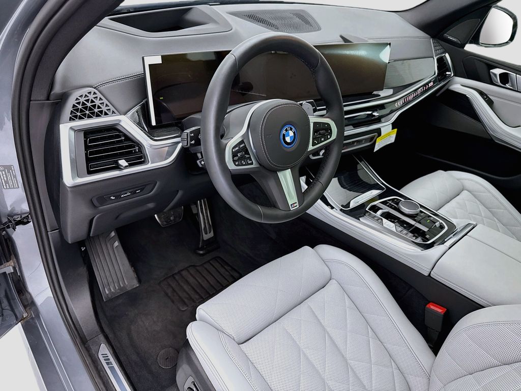 Thumbnail: 2026 BMW X5 - 9