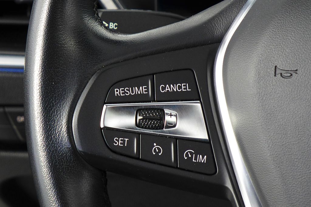 Thumbnail: 2023 BMW i4 - 30