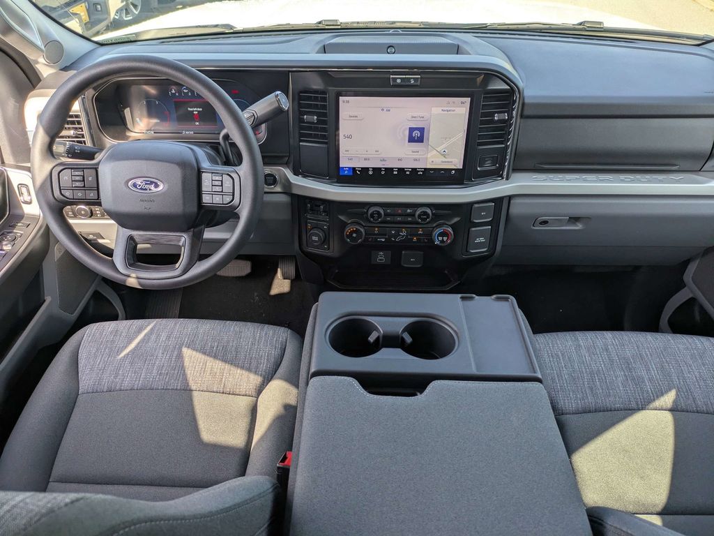 2026 Ford F-350 Super Duty XLT
