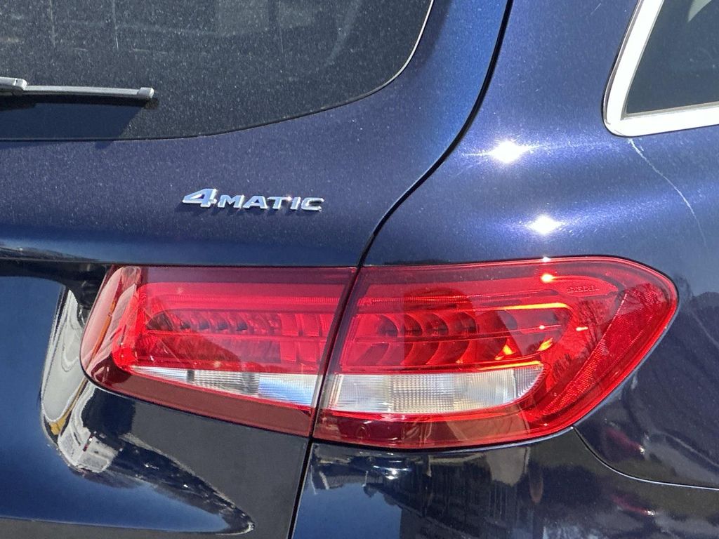 Thumbnail: 2017 Mercedes-Benz GLC - 10