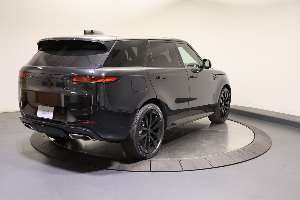 Thumbnail: 2026 Land Rover Range Rover Sport - 5