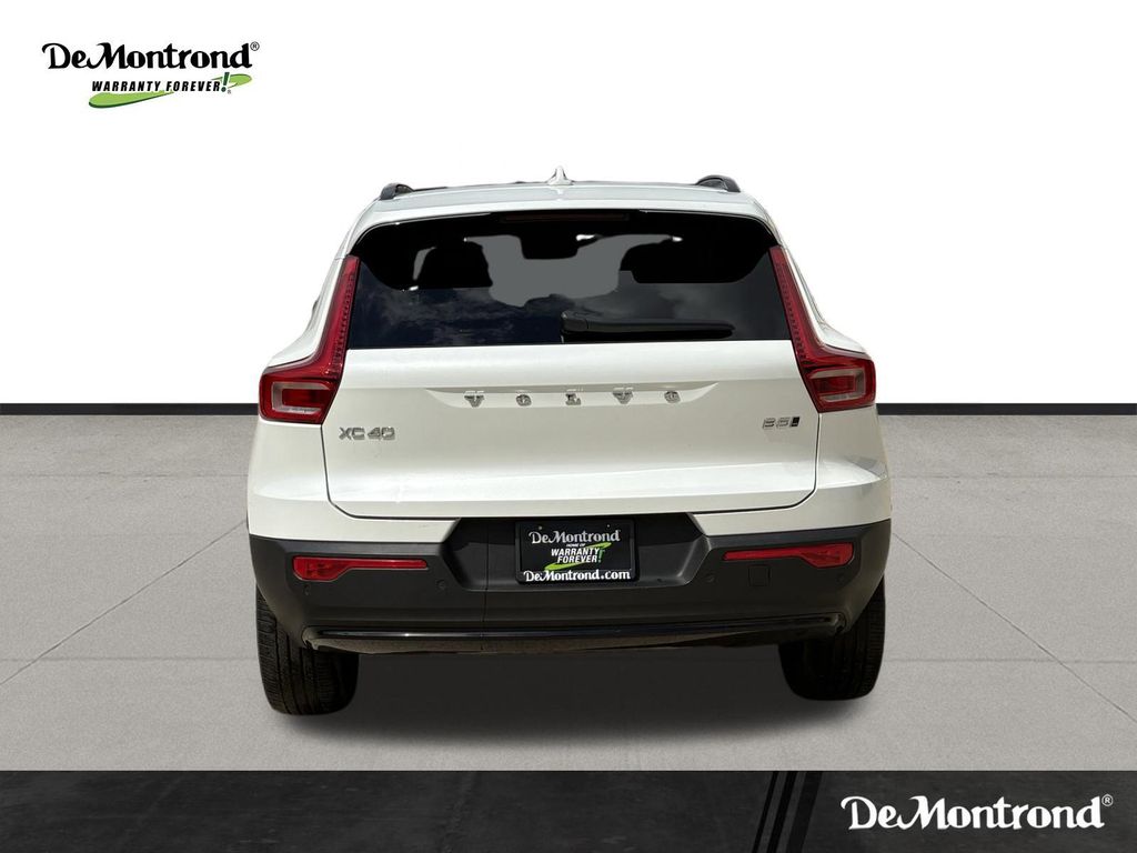 Used 2023 Crystal White Volvo B5 Plus Dark Theme image 6