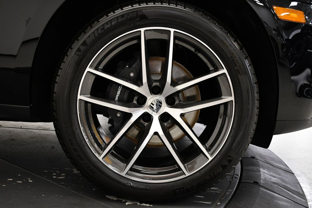 Thumbnail: 2026 Porsche Macan - 19