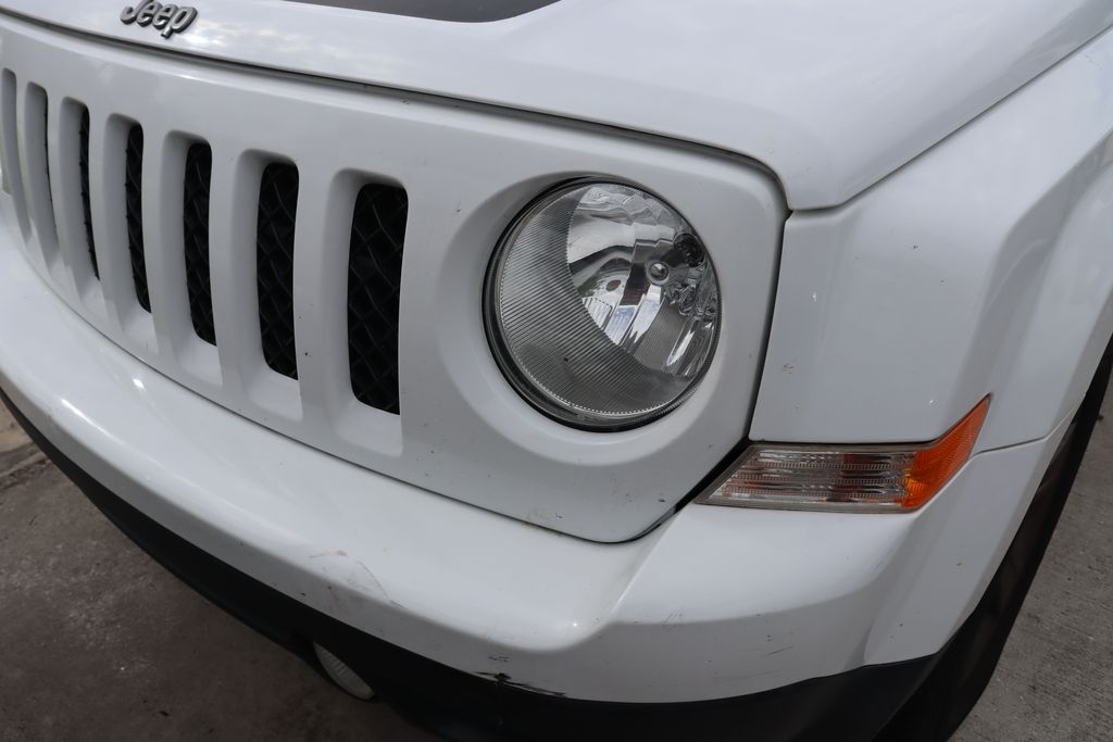 Thumbnail: 2016 Jeep Patriot - 3