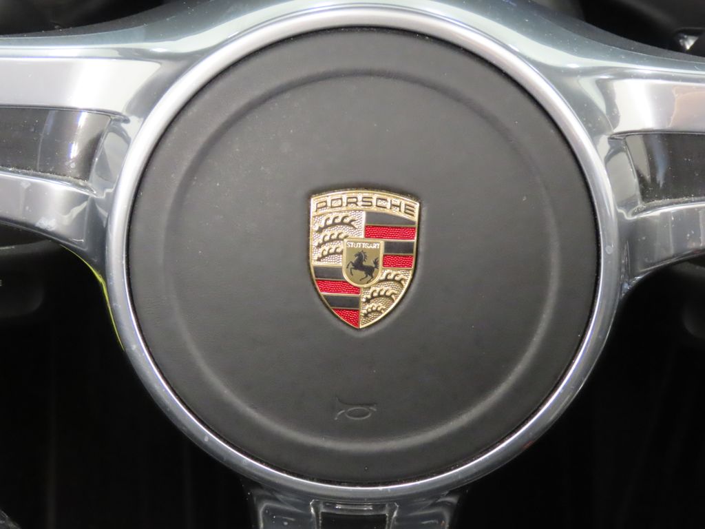 Thumbnail: 2014 Porsche 911 - 28