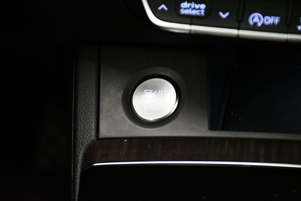 Thumbnail: 2023 Audi Q5 - 30