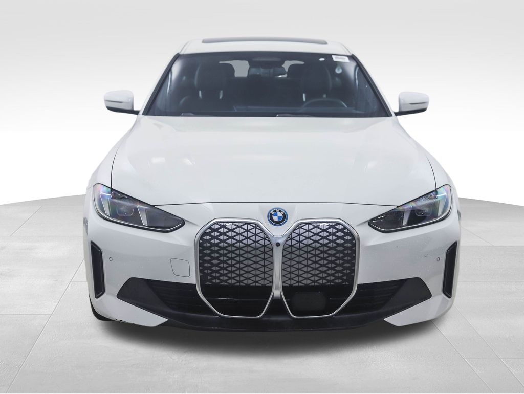 Thumbnail: 2025 BMW i4 - 8