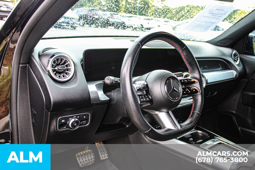 Used 2025 Black Mercedes-Benz GLB 250 image 22