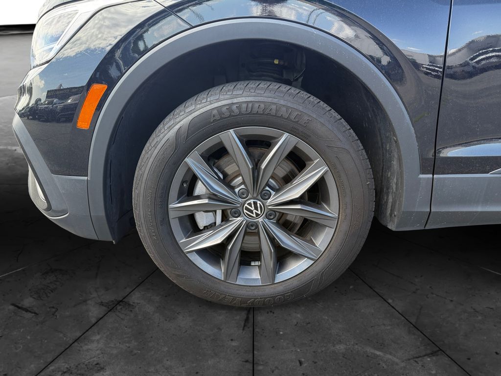 2024 Volkswagen Tiguan 2.0T SE photo