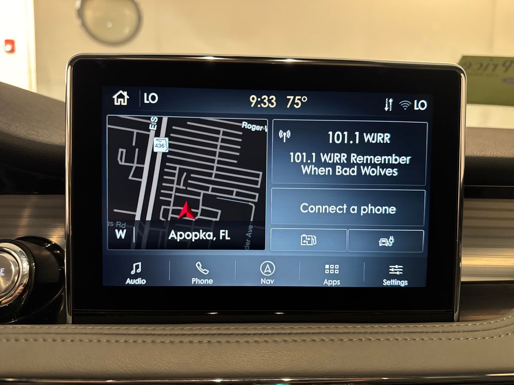 Used 2022 Black Lincoln Grand Touring image 25