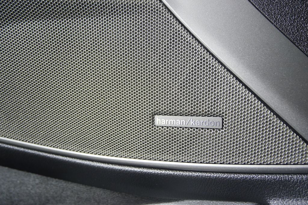 Thumbnail: 2022 BMW 3 Series - 9