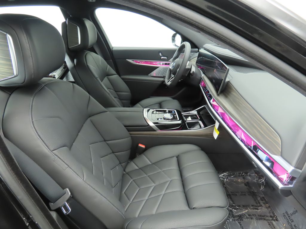 Thumbnail: 2026 BMW i7 - 19