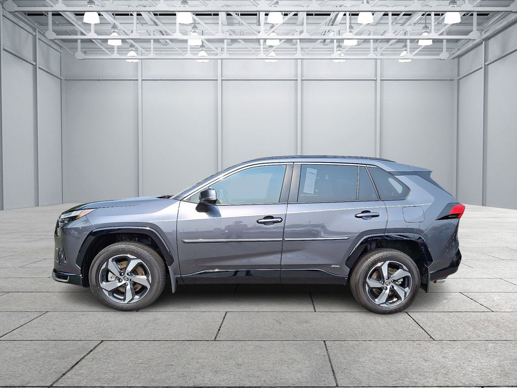 2025 Toyota RAV4 SE 7
