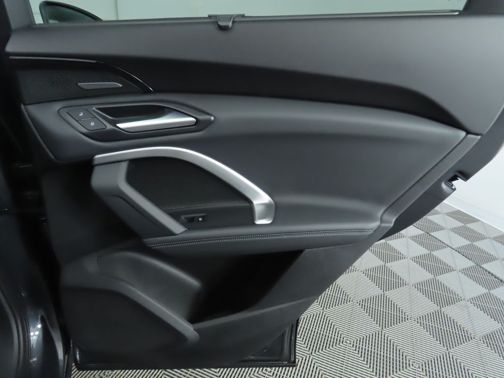 2025 Audi Q5  29