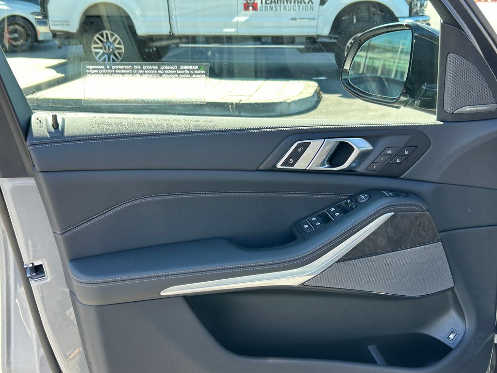 Thumbnail: 2026 BMW X5 - 11