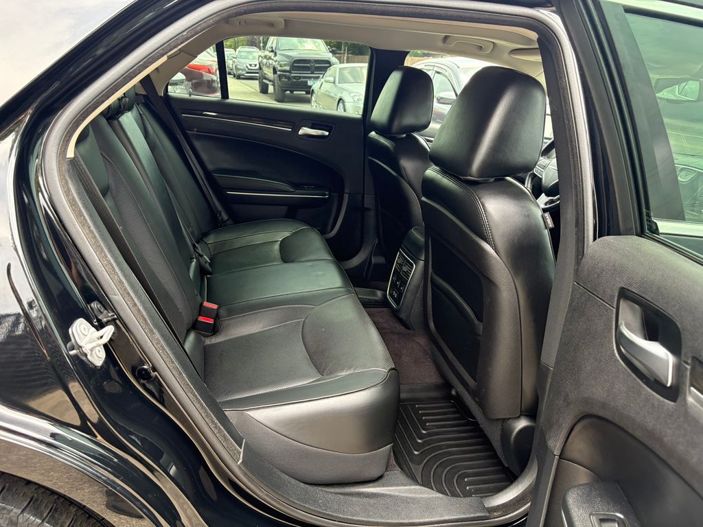 2017 Chrysler 300 C