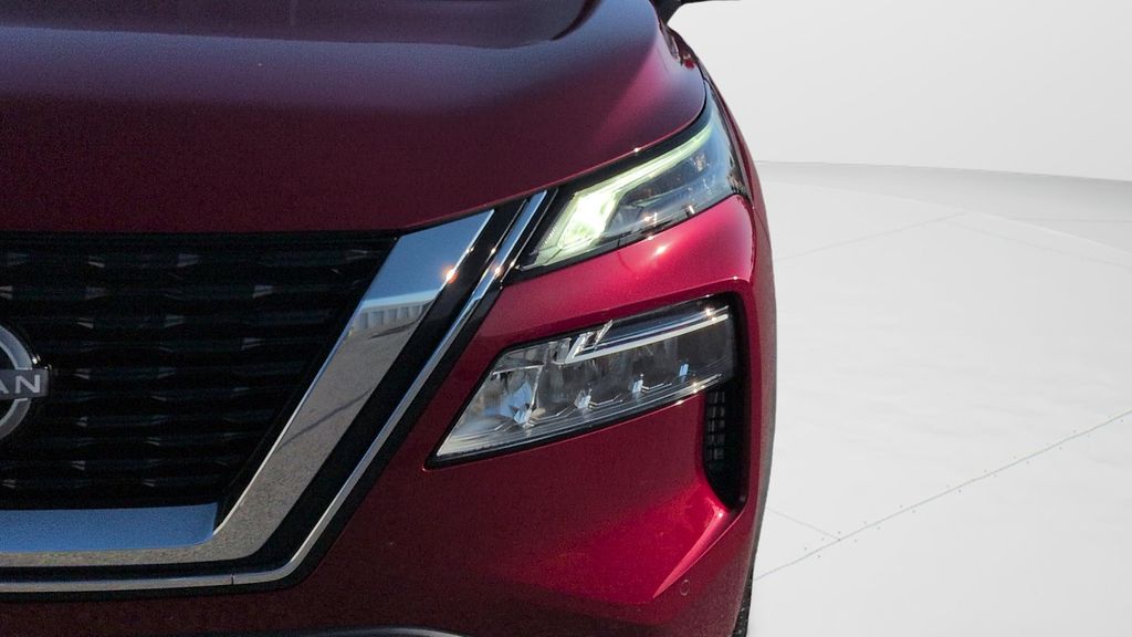 Certified Used 2022 Red Nissan SL image 27